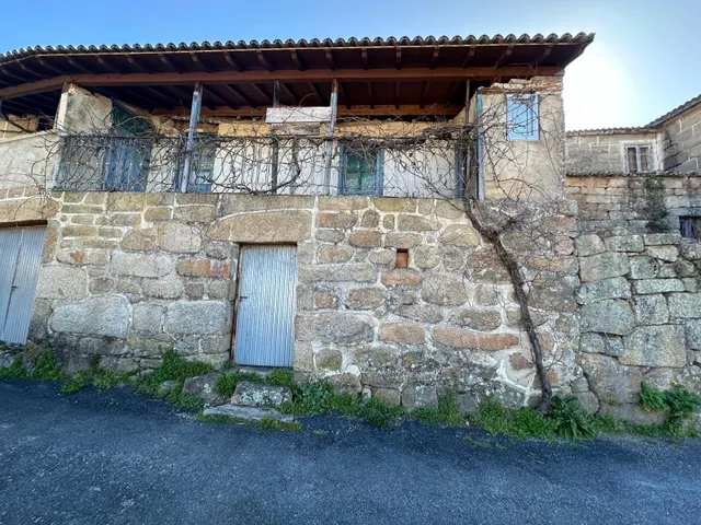 Casa de piedra para restaurar en Pereiro de Aguiar - foto 2