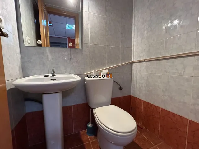 LOCAL COMERCIAL EN ALQUILER — 6
