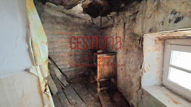 CASA DE PIEDRA EN LIERGANES. — 25