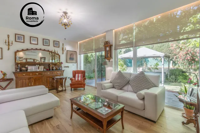 MAGNÍFICA CASA EN PANTANO DE CUBILLAS...CON MUCHO ESTILO Y R