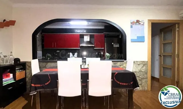 Piso reformado en el centro de Llançà, listo para entrar a v - foto 3