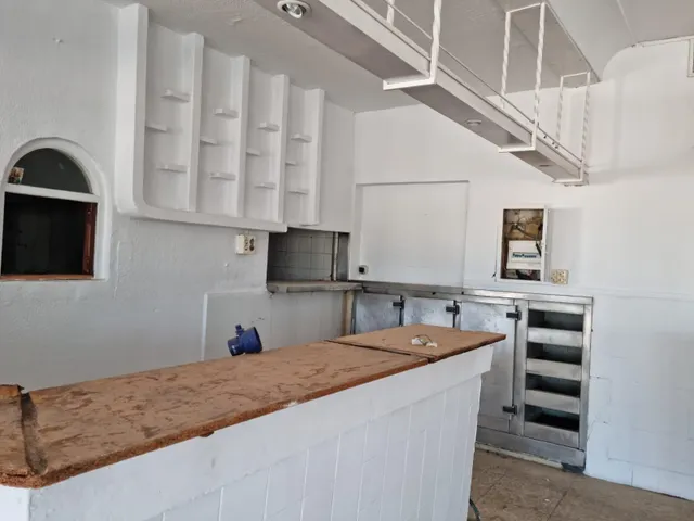 Local con licencia de apertura en zona estratégica junto al proyecto Base Logística — 2