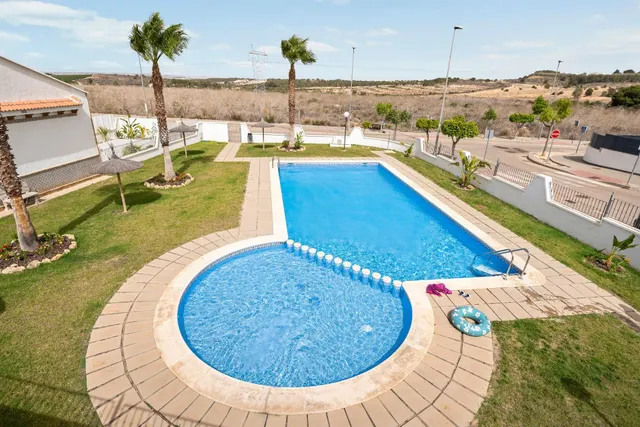 OPORTUNIDAD CASA CON SOLÁRIUM Y PISCINA EN UN ENTORNO ÚNICO DE SAN MIGUE DE SALINAS — 2