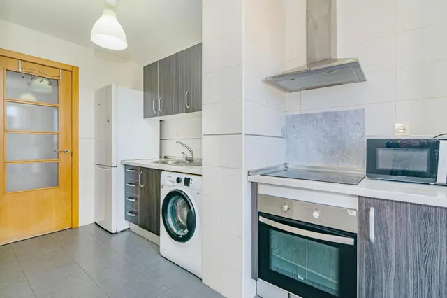 PISO DE 2 DORMITORIOS y 2 BAÑO, CON GARAJE Y TRASTERO — 16