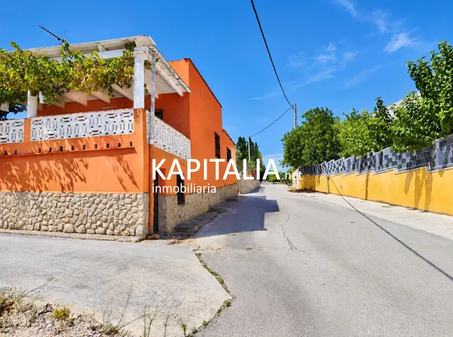 Casita a la venta en Ontinyent , partida La Solana . — 25