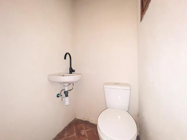 Encantadora Casa Reformada en el Corazón de Amposta — 4