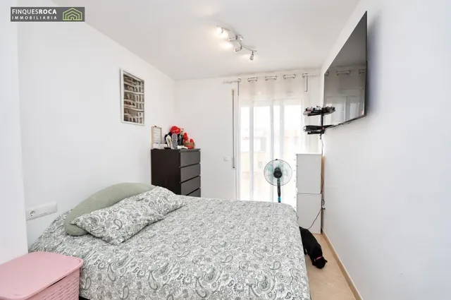**AMPLIO PISO DE 3 habitaciones CON BALCÓN Y TERRAZA EN LA RÀPITA** — 12