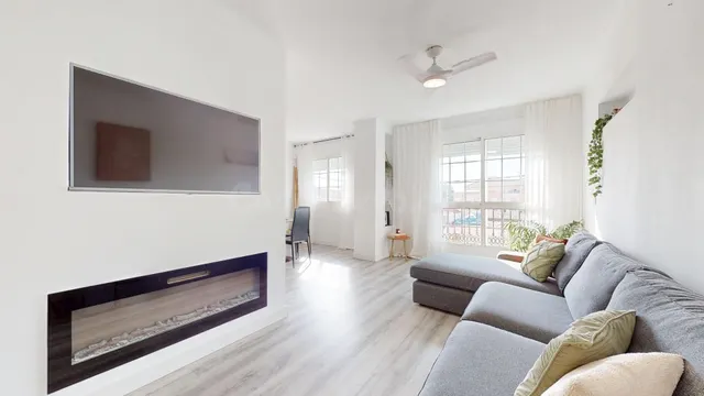 Piso moderno de 1 dormitorio con garaje y trastero en pleno  - foto 3