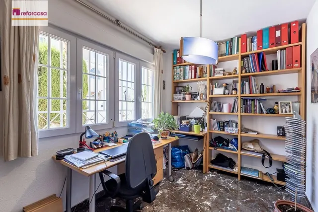 CASA PAREADA EN LA ZUBIA CON PISCINA, ZONA DE BARBACOA Y JARDÍN — 9