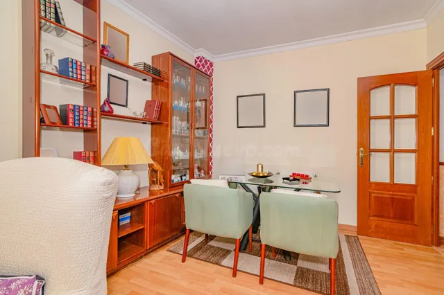 ¡Vive en el Corazón de La Zubia! Piso Luminoso y Listo para  - foto 3