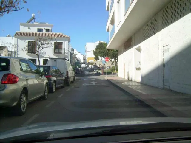 LOCAL EN BRUTO EN UNA BUENA ZONA DE PASO MUY TRANSITADA… - foto 3