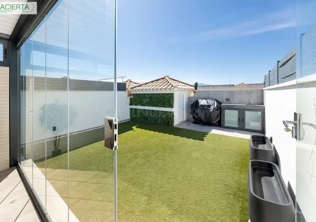 ÁTICO CON PERGOLA BIOCLIMATICA JUNTO AL METRO - foto 2