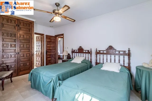 Espectacular Chalet en Ogijares - Ideal para Familias — 41