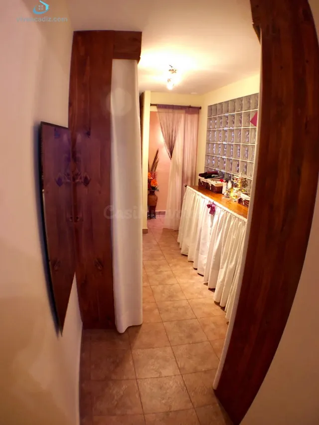 AMPLIA VIVIENDA CON ASCENSOR - ZONA CENTRO - foto 3