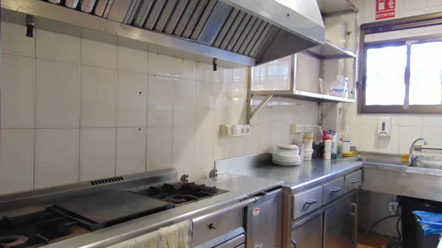 Totalmente reformado local comercial, funcionado como restaurante en zona turística en Levante. — 10