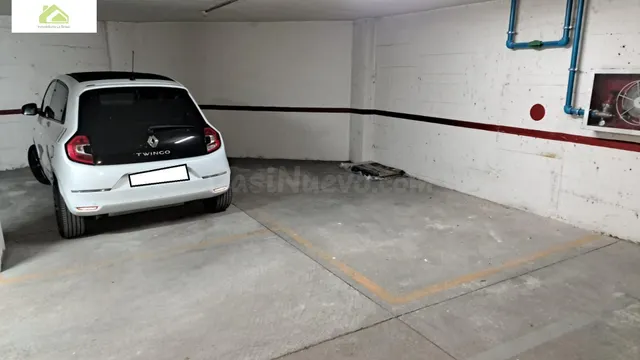 GARAJE PARA 5 COCHES EN VENTA EN ZONA CENTRO - foto 2