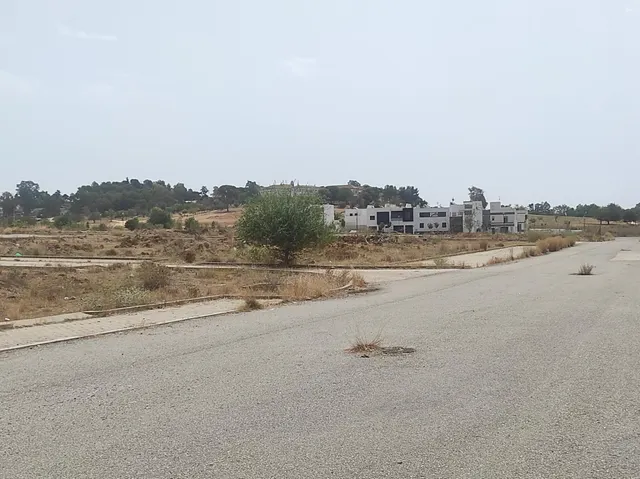 SUELO SIN EDIFICAR EN LAS LOMAS. FUTURO PROYECTO DE INVERSIÓN — 2