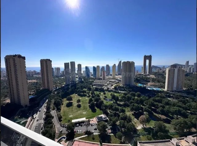 ÁTICO DÚPLEX EN EAGLE TOWER CON VISTAS INFINITAS DE BENIDORM