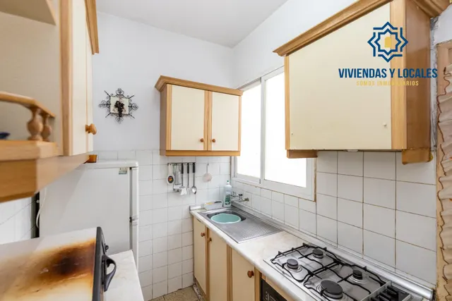 Piso para reformar junto a Plaza Einstein – 3 dormitorios y vistas despejadas — 16