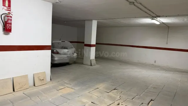 Amplio Parking en Venta en el Corazón de Petrer - foto 5