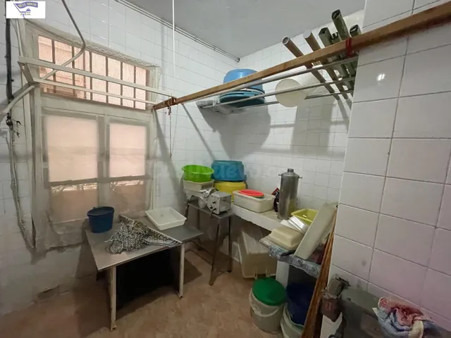 LOCAL ESQUINERO CON POSIBILIDAD DE CONVERSIÓN A VIVIENDA — 5