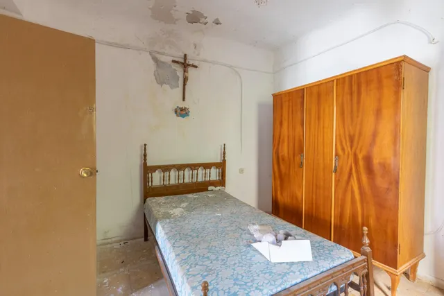 CASA PARA REFORMAR, MÁS TERRENO DE 250M2 — 16