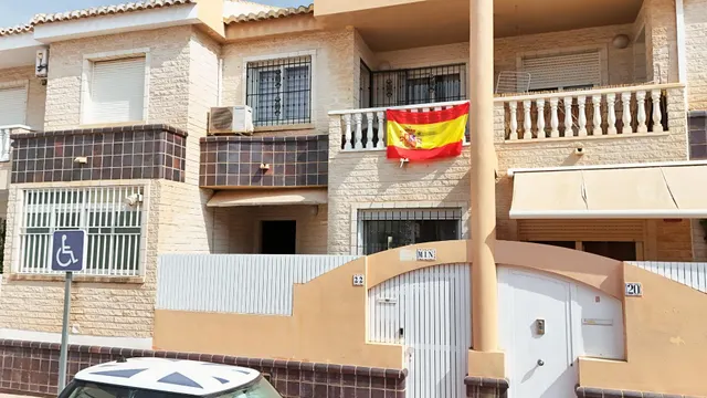 ESPECTACULAR DUPLEX REFORMADO CERCA DEL CENTRO Y PLAYAS — 33