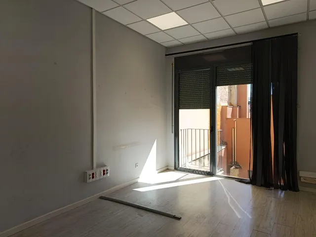 Local de grandes dimensiones en la Plaça Major de Manresa — 8