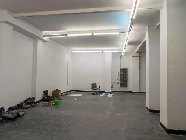 Amplio Local Comercial en Sant Antoni, Barcelona - Oportunidad de venta Única — 14