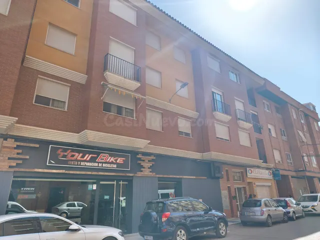 AMPLIA VIVIENDA DE CUATRO DORMITORIOS CON GARAJE Y TRASTERO