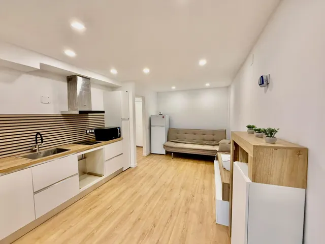 Piso reformado de 1 dormitorio en el edificio playmon f, con piscina y vistas despejadas en Benidorm — 12