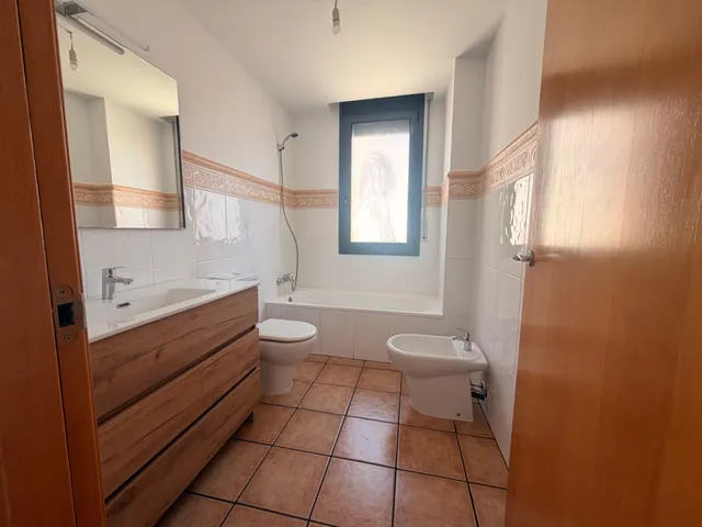 Oportunidad de alquiler en la zona de la Clínica Sant Josep – Piso impecable de 3 hab — 9