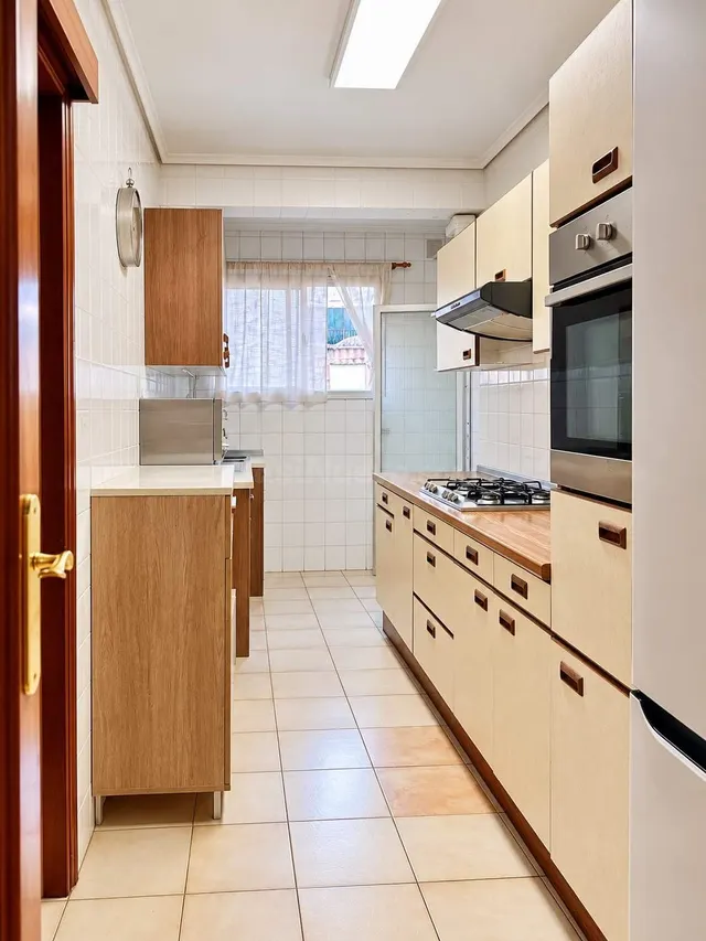 Vivienda amplia de 4 dormitorios cerca de la avenida Padre Esplá. — 5