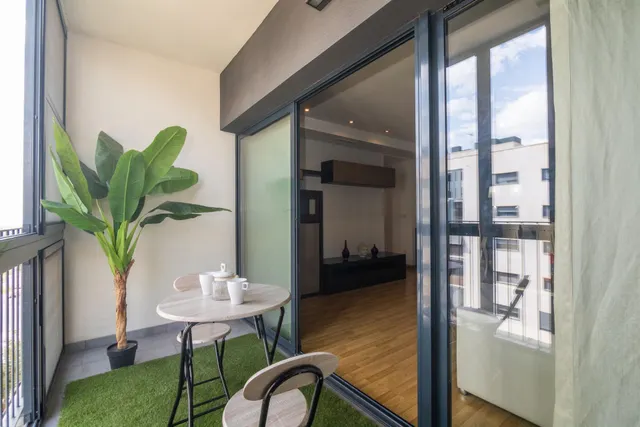 vivienda con piscina, plaza de garaje, terraza, 3 habitaciones y 2 baños — 16