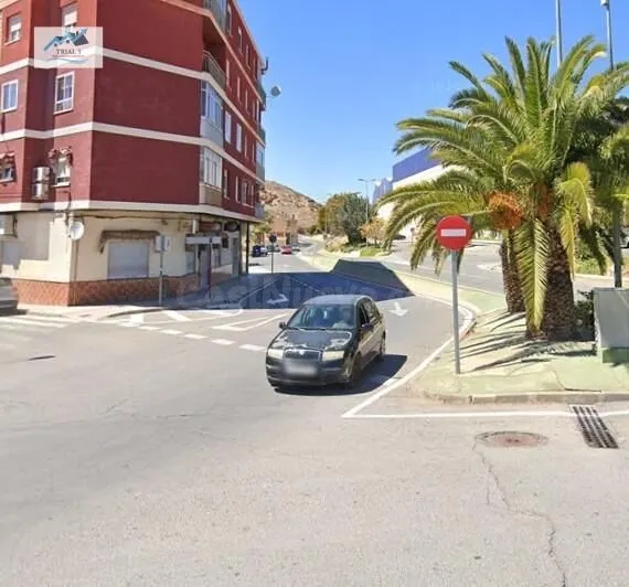 Venta 2 Locales en Petrer (Alicante) - foto 2