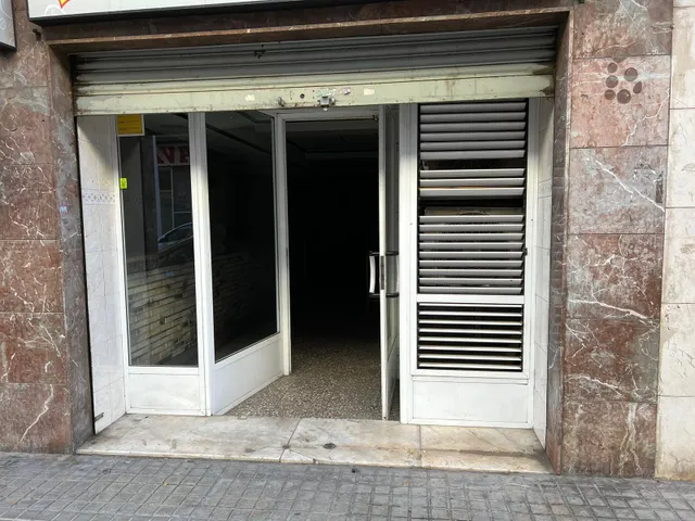 SECTOR 5 , SE VENDE LOCAL ACTUALMENTE MONTADO DE CAFETERIA — 11