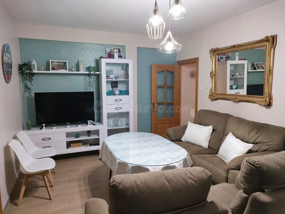 OPORTUNIDAD EN VENTA DE PISO REFORMADO DE 3 DORMITORIOS EN CAMPO VERDE