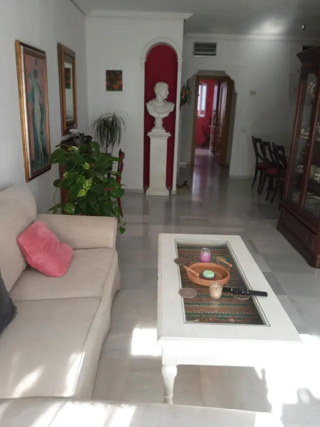 Magnifico piso de 4 habitaciones,  salón, cocina ,2 baños, garaje y trastero. — 17