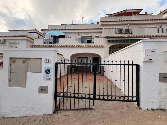 Dúplex con vistas al Mar Menor, piscina comunitaria y solári - foto 3