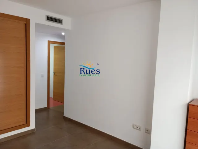 UBICADO EN ENTORNO RESIDENCIAL Y ZONA RELAJADA DE FÁCIL Y CÓMODO ACCESO — 24