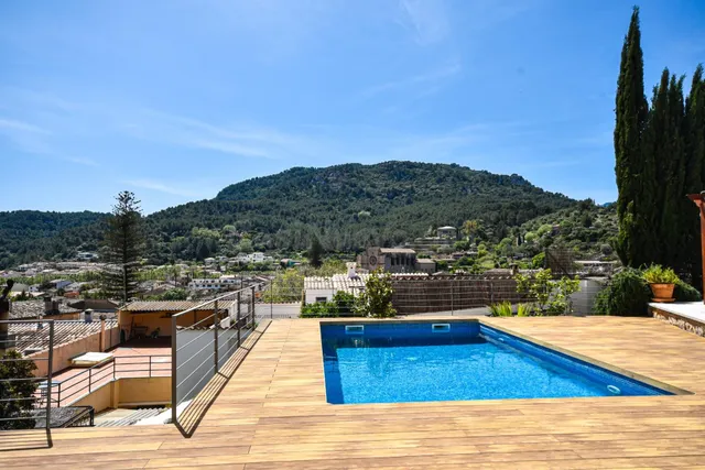 Encantadora casa de pueblo con terreno y piscina además de u - foto 4