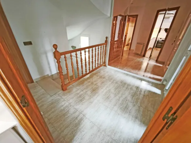 Casa adosada con terrazas y garaje en Benavent de Segrià — 9