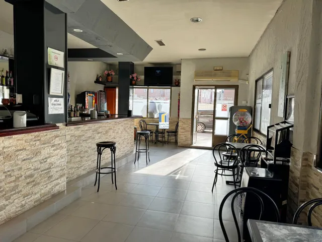 CAFÉ - BAR EN VENTA EN ZONA LAS VEGAS, JUNTO A LAS OFICINAS DE EMPLEO, ZAMORA CAPITAL. — 2