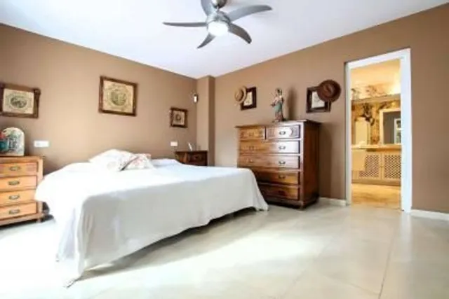 Lujoso apartamento en planta baja en Puerto Banús, Marbella — 13