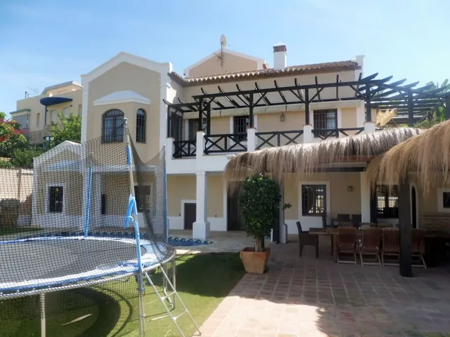 Precioso chalet de 6 dormitorios a 600m de la playa — 30