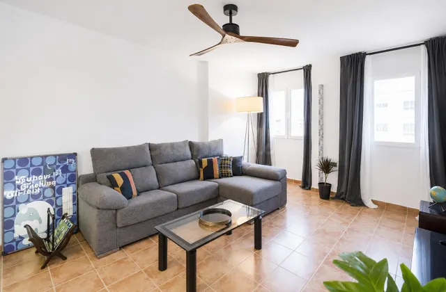 Piso disponible de 2 habitaciones en el Cabanyal. — 2
