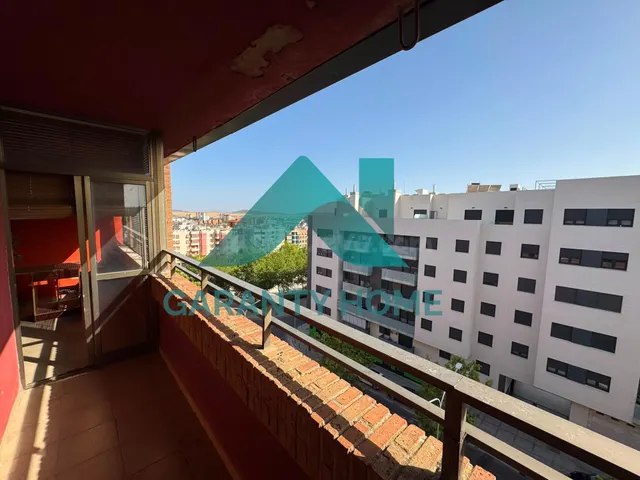 ¡SE ALQUILA PISO PARA ESTUDIANTES CERCA DE LA CRUZ! - foto 2