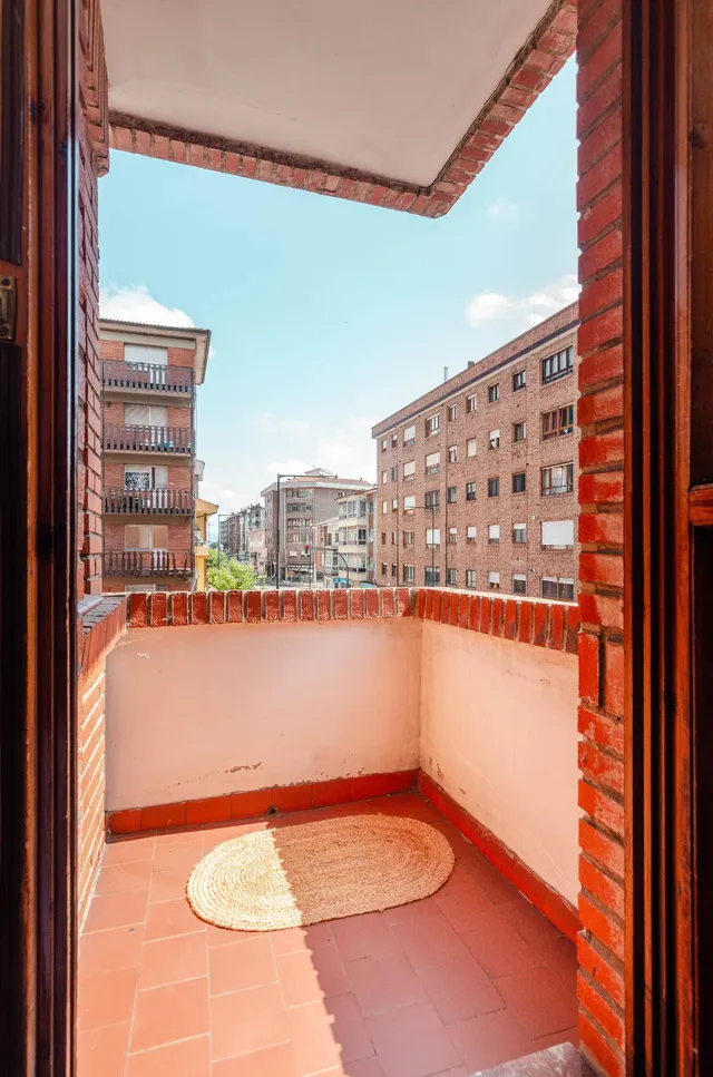 Piso en Posada de Llanera, amplio, 3 habitaciones, baño, ase - foto 5