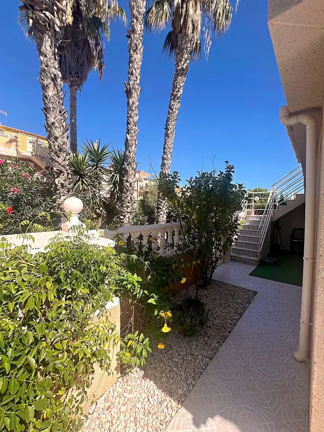 Bungalow con piscina comunitaria, Alicante, Orihuela Costa. 3 habitaciones, 105 m2, 3 kilómetros del mar — 10