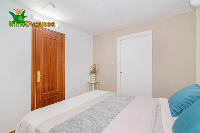 Casa pareada en LA ZUBIA, Junto instituto Trevenque. — 32